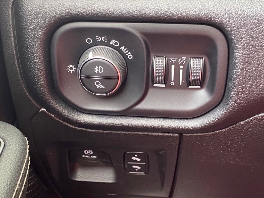 Used 2022 RAM 1500 Laramie image 35