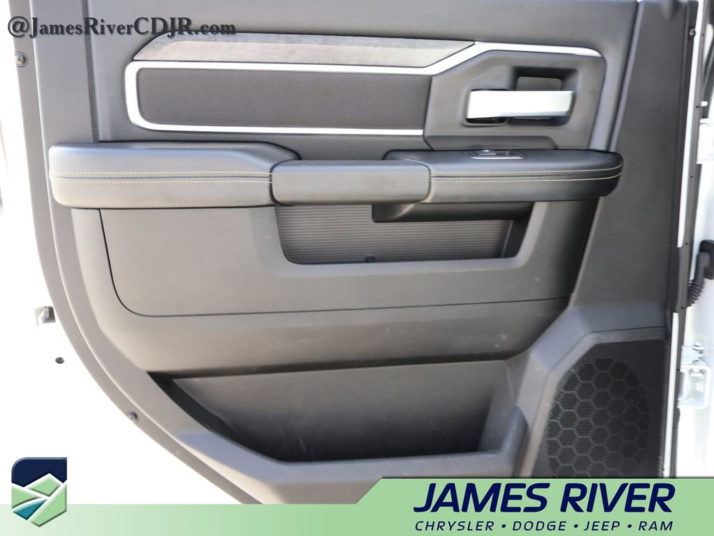 Used 2024 RAM 3500 Big Horn AWD/4WD image 16