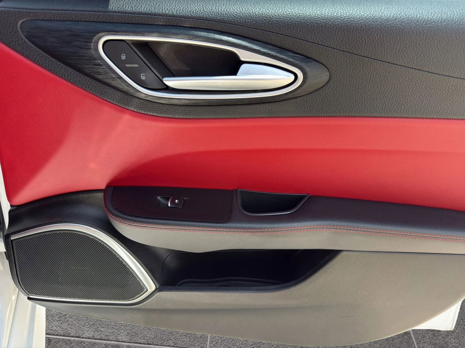 Used 2019 Alfa Romeo Giulia RWD image 26