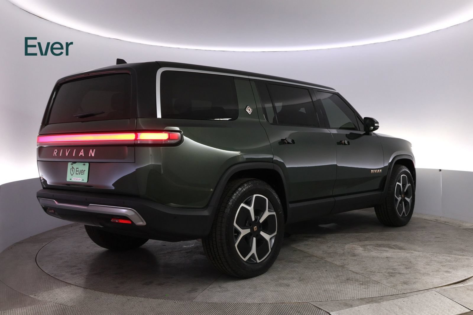 Used 2023 Rivian R1S Adventure AWD/4WD image 3