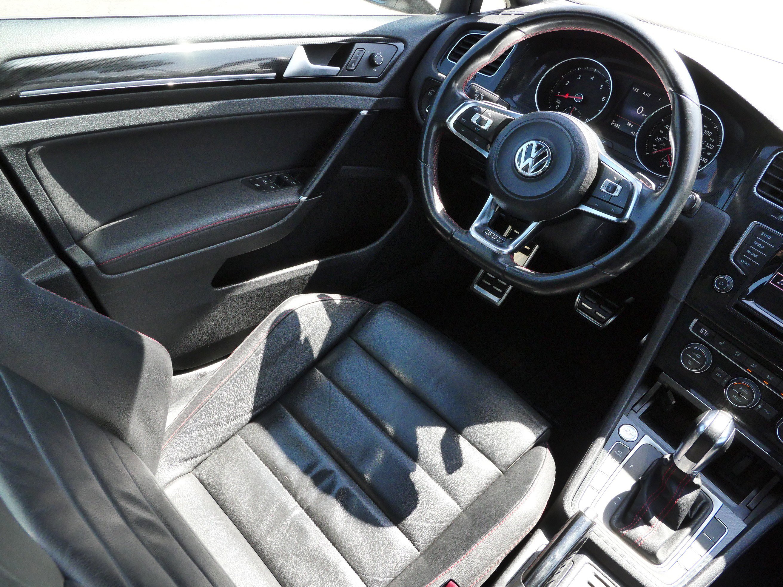Used 2015 Volkswagen GTI Autobahn FWD image 9