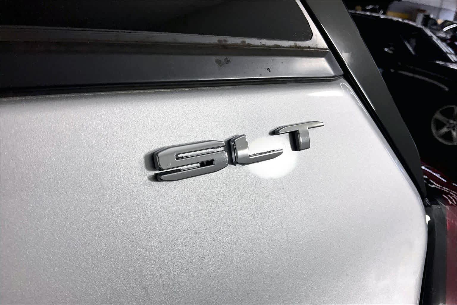 Used 2022 GMC Terrain SLT FWD image 10