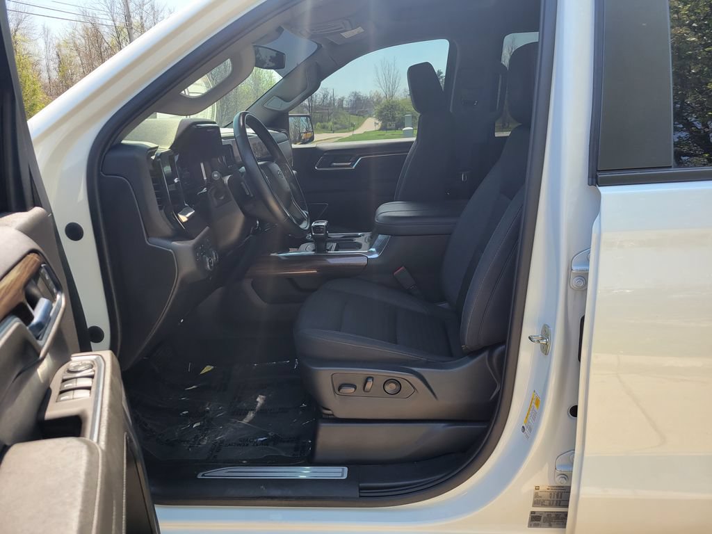 Used 2023 Chevrolet Silverado 1500 RST w/ Protection Package AWD/4WD image 39