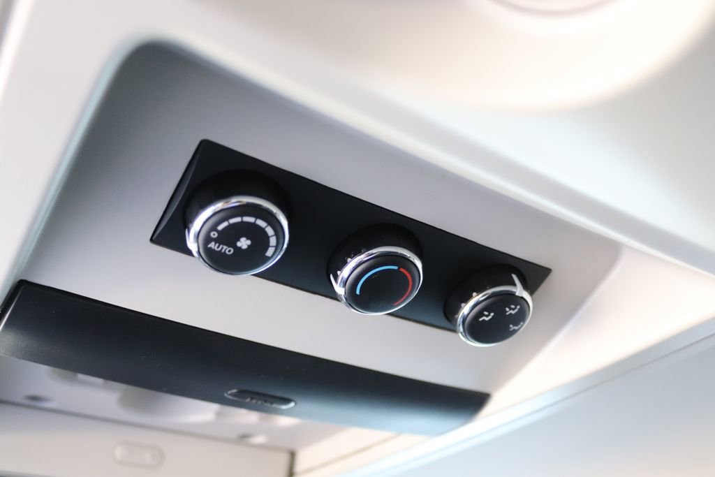 Used 2014 Chrysler Town & Country Touring FWD image 37