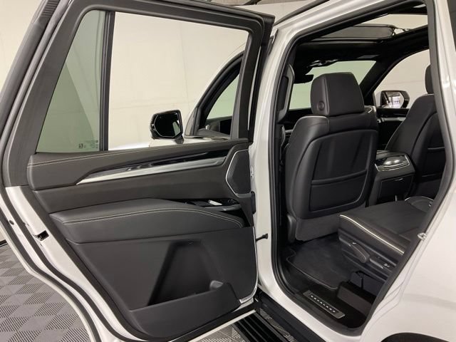 Used 2025 Cadillac Escalade Sport AWD/4WD image 27