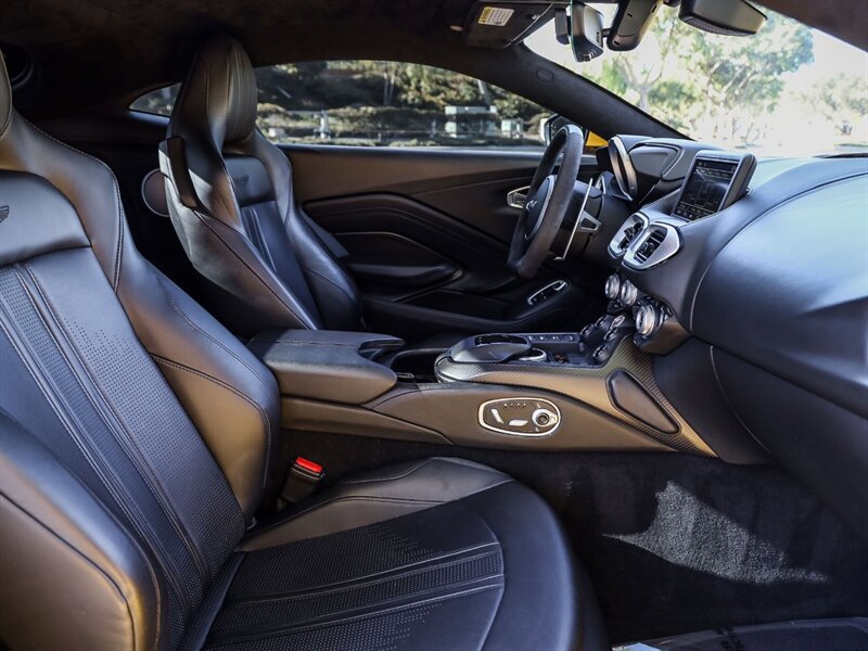 Used 2020 Aston Martin V8 Vantage Coupe RWD image 16
