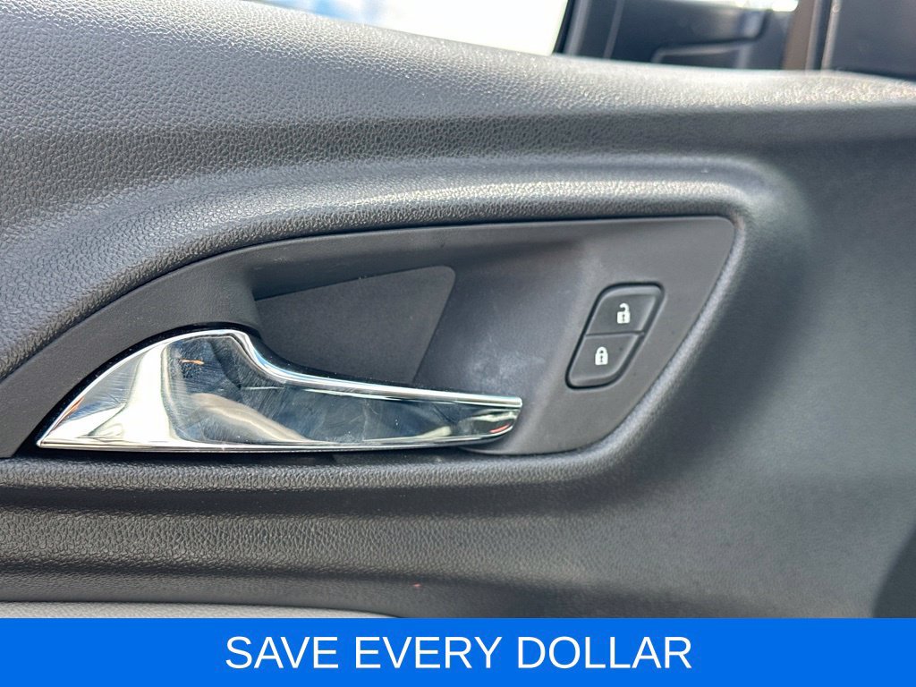 Used 2025 Chevrolet Trax LT w/ Driver Confidence Package FWD image 6