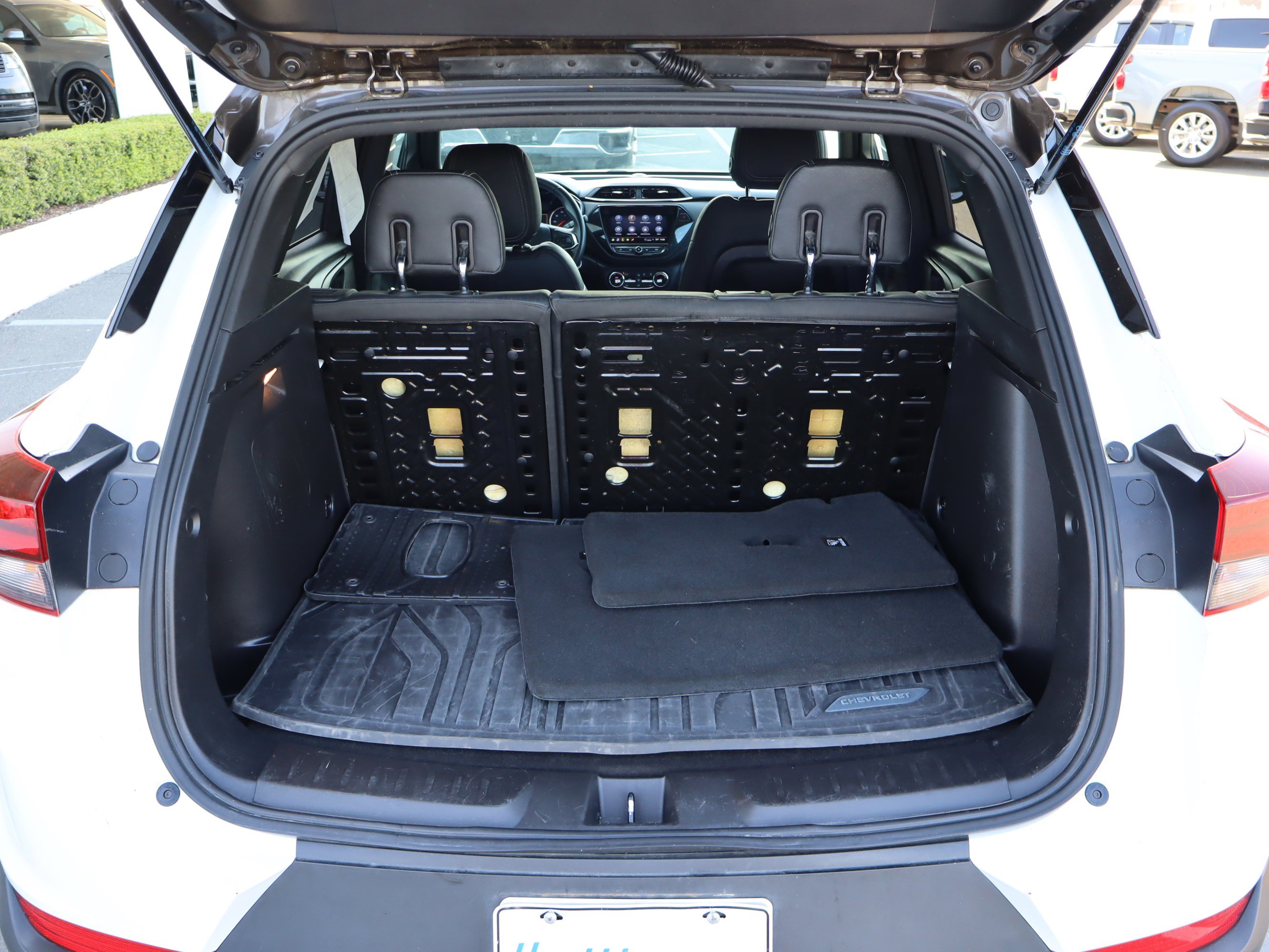 Used 2021 Chevrolet TrailBlazer ACTIV w/ Technology Package FWD image 32