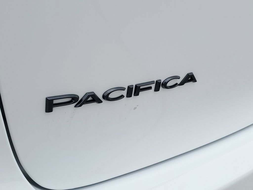New 2026 Chrysler Pacifica Select image 8