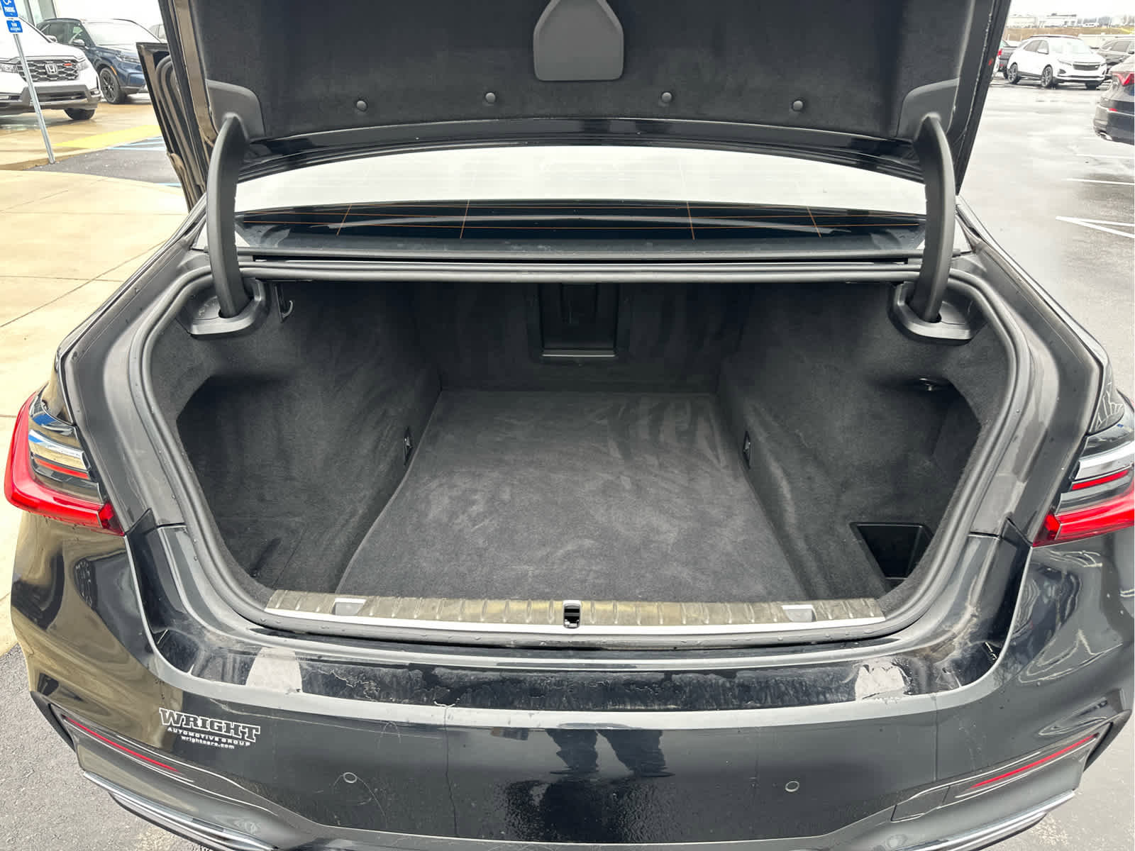 Used 2022 BMW 750i xDrive image 52