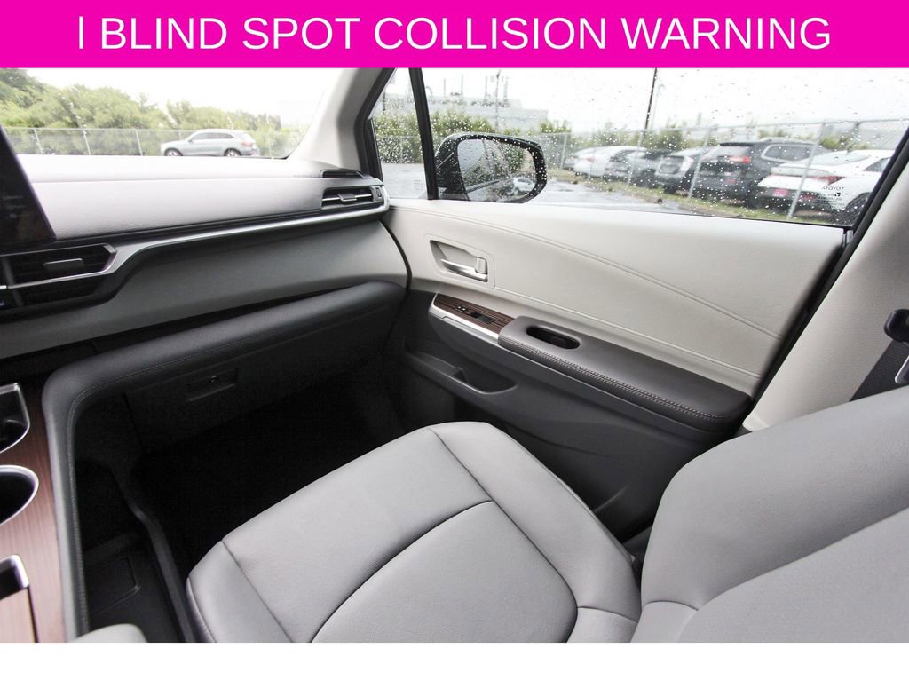Used 2023 Toyota Sienna XLE image 11
