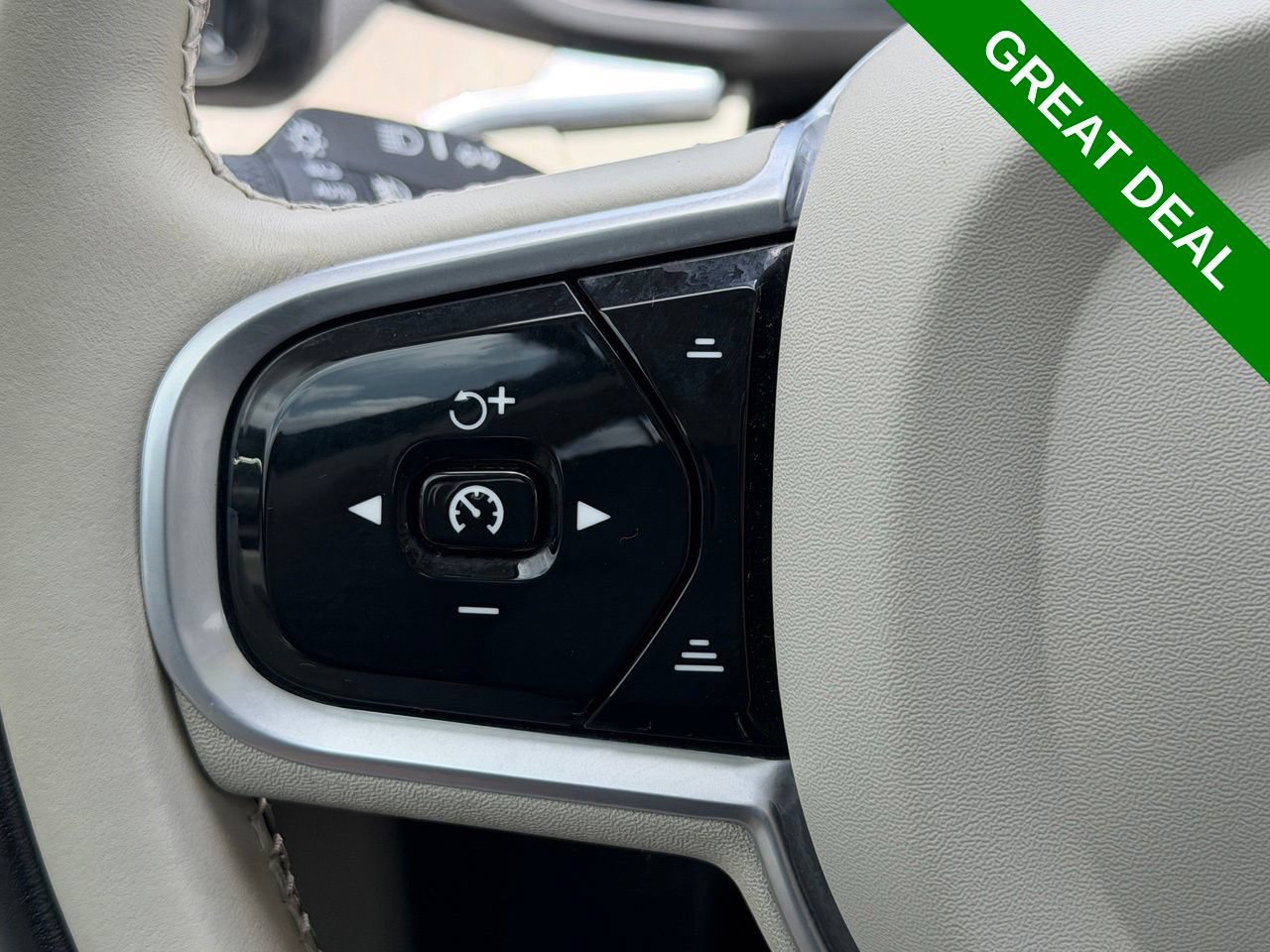 Used 2022 Volvo XC60 T8 Inscription AWD/4WD image 16