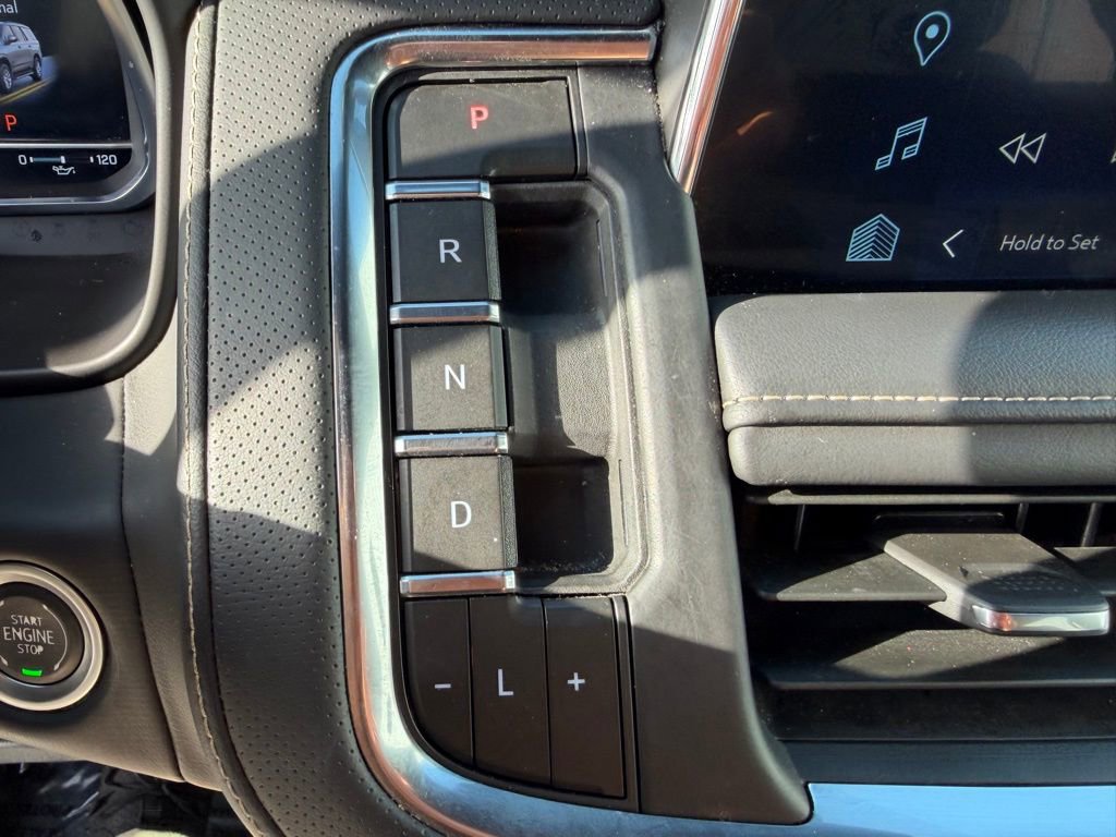 Used 2024 Chevrolet Suburban Premier image 29