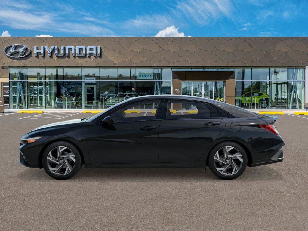 New 2026 Hyundai Elantra SEL Sport image 3