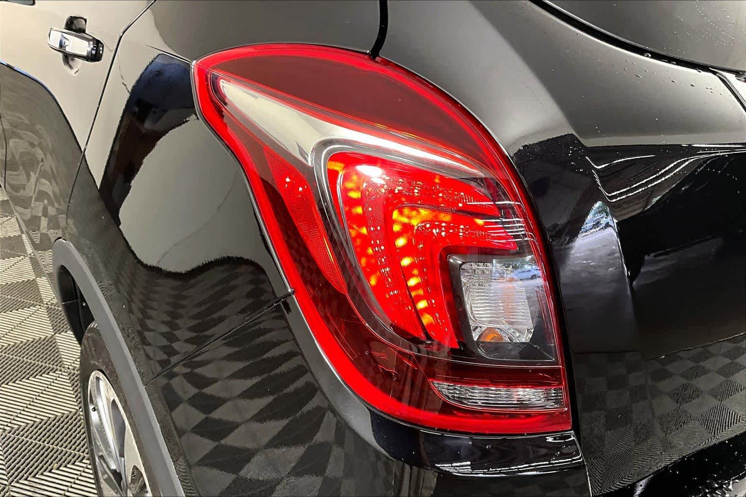 Certified 2022 Buick Encore Preferred AWD/4WD image 25