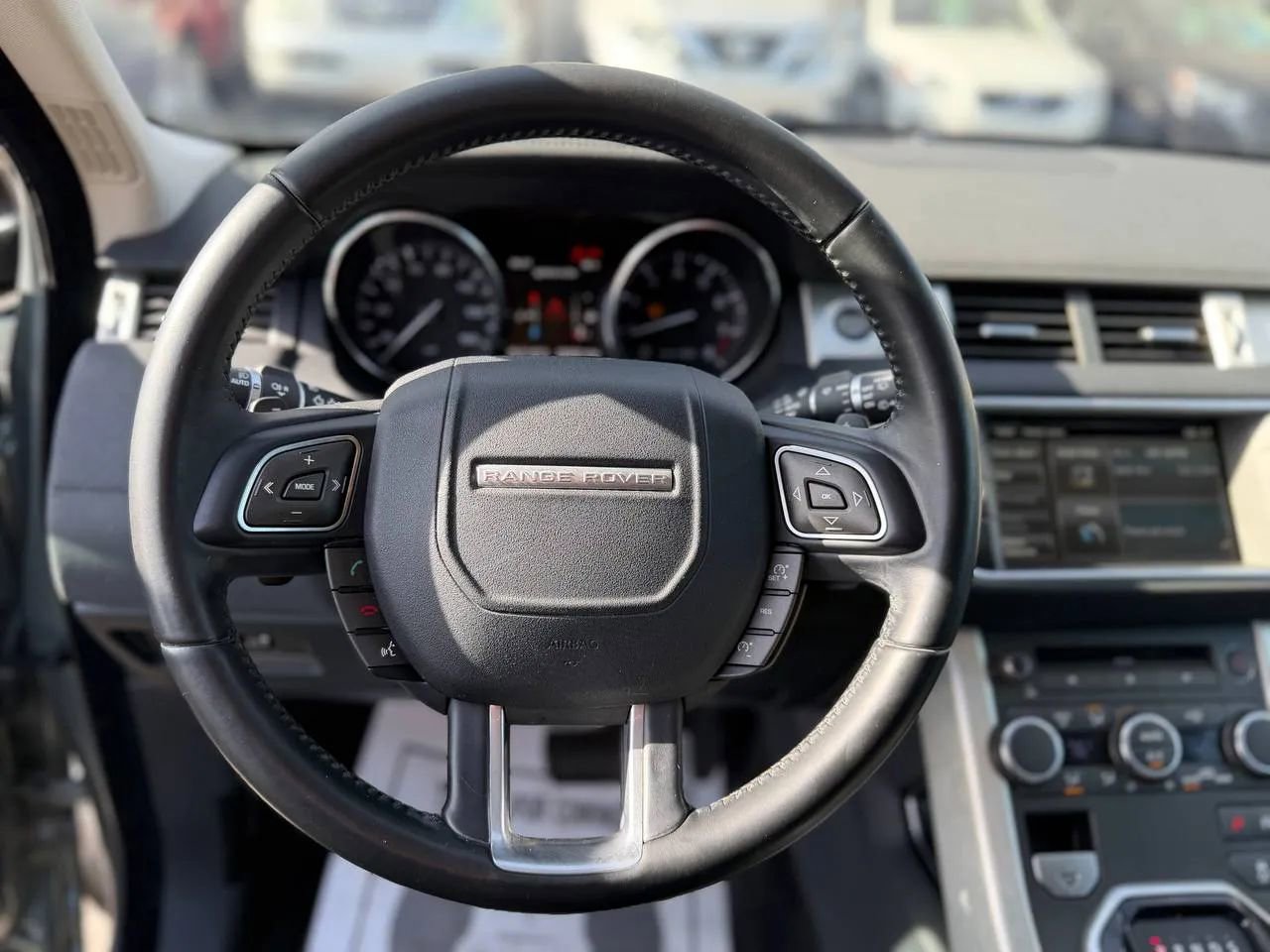 Used 2015 Land Rover Range Rover Evoque Pure image 41