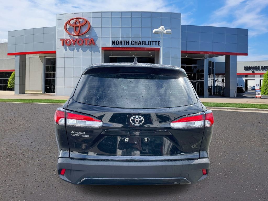 Used 2023 Toyota Corolla Cross L image 8