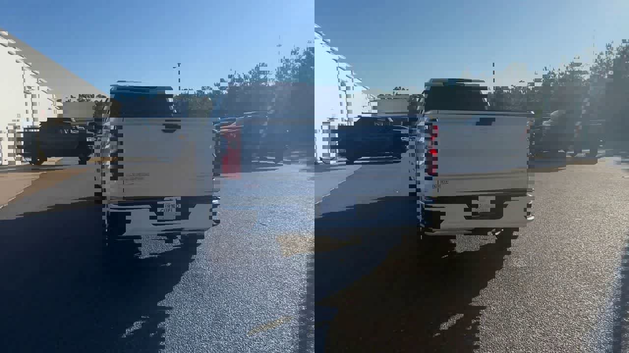 Used 2025 Chevrolet Silverado 1500 Custom image 7