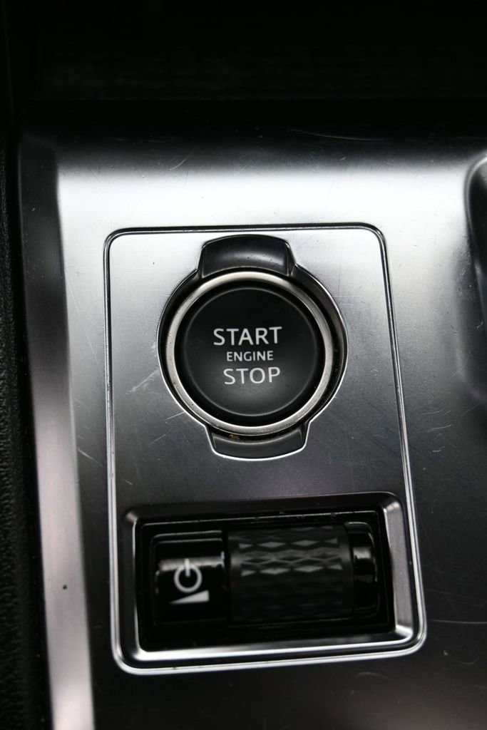 Used 2025 Jaguar F-PACE R-Dynamic S image 27