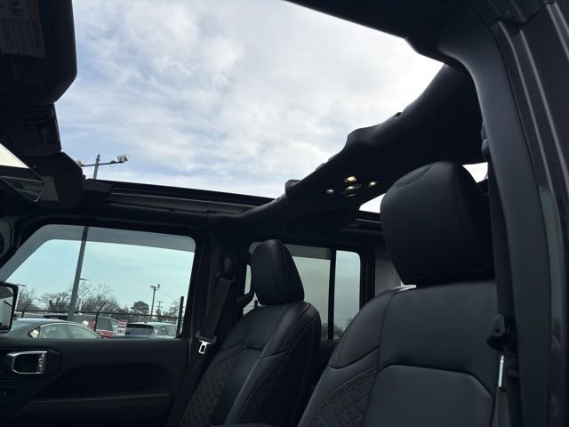 Used 2021 Jeep Wrangler Unlimited Sahara image 11