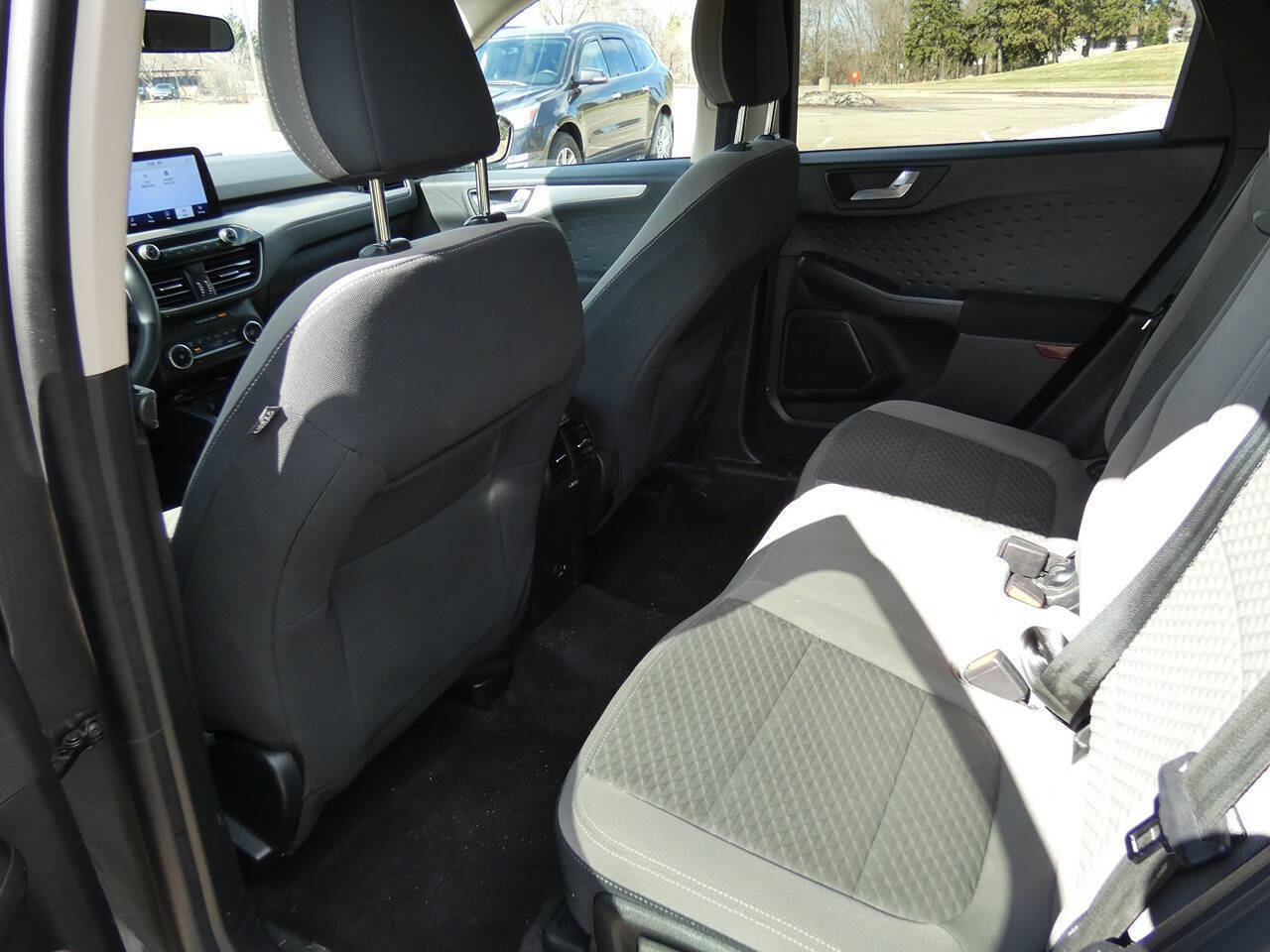 Used 2020 Ford Escape SE image 23