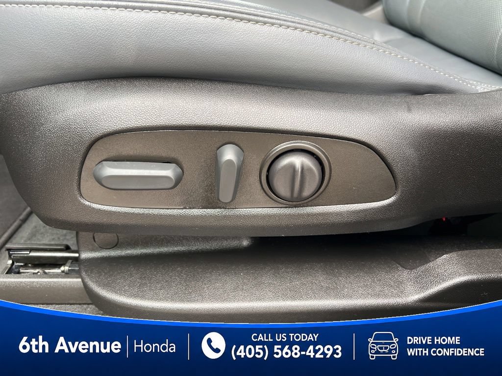 Used 2023 Buick Enclave Essence w/ Sport Touring Edition FWD image 39