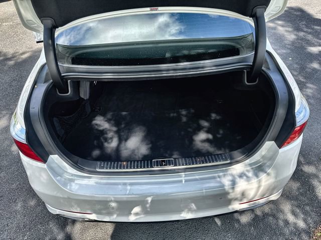 Used 2016 Kia K900 Luxury image 31