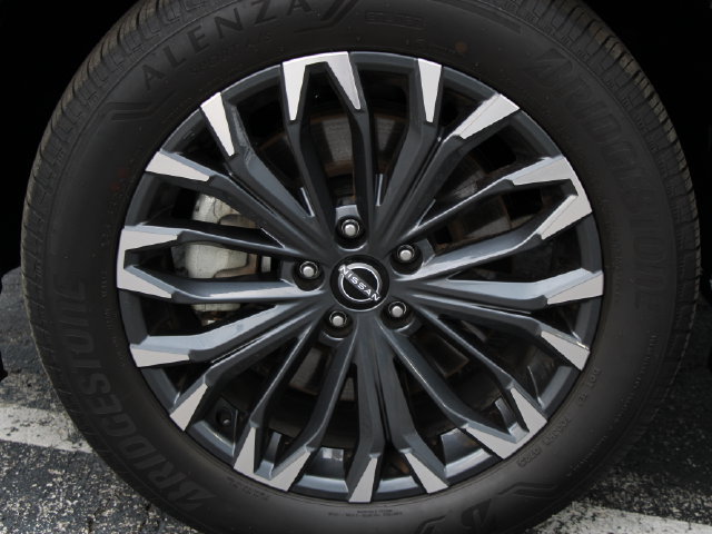 Certified 2025 Nissan Rogue Platinum w/ Tech Package AWD/4WD image 13