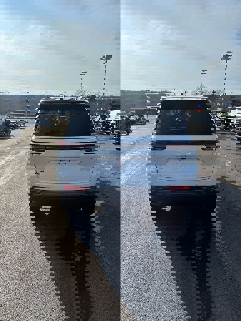 New 2026 Jeep Grand Cherokee Limited image 9