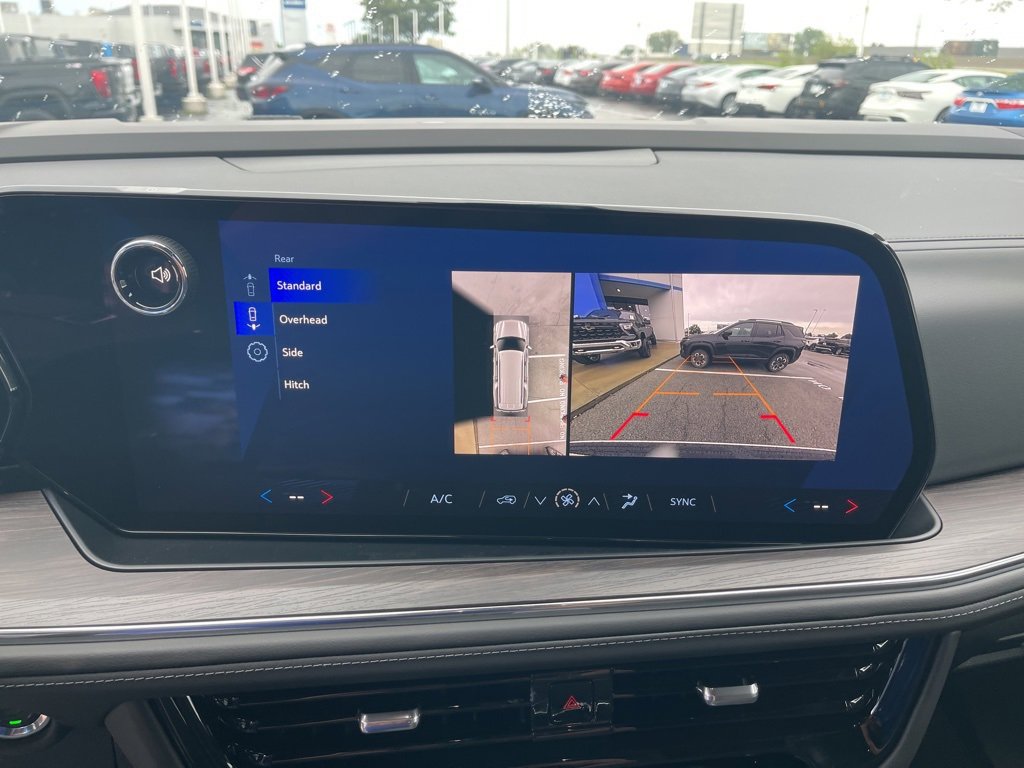 New 2025 Chevrolet Suburban LS image 27