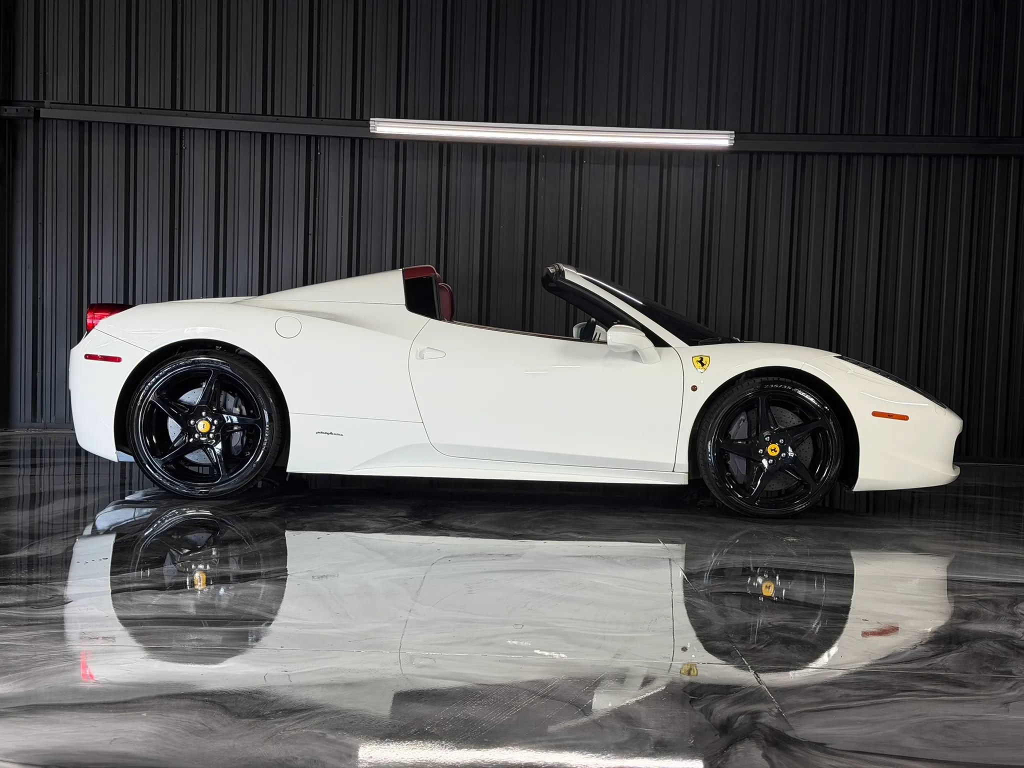 Used 2014 Ferrari 458 Spider RWD image 8