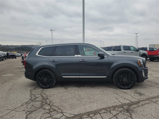 Used 2022 Kia Telluride SX w/ SX Prestige Package image 3