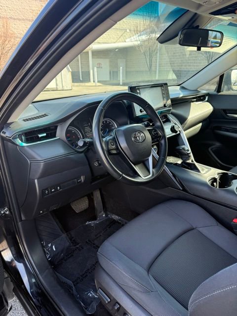 Certified 2022 Toyota Venza LE image 13