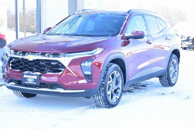 Used 2025 Chevrolet Trax LT w/ LT Convenience Package image 9