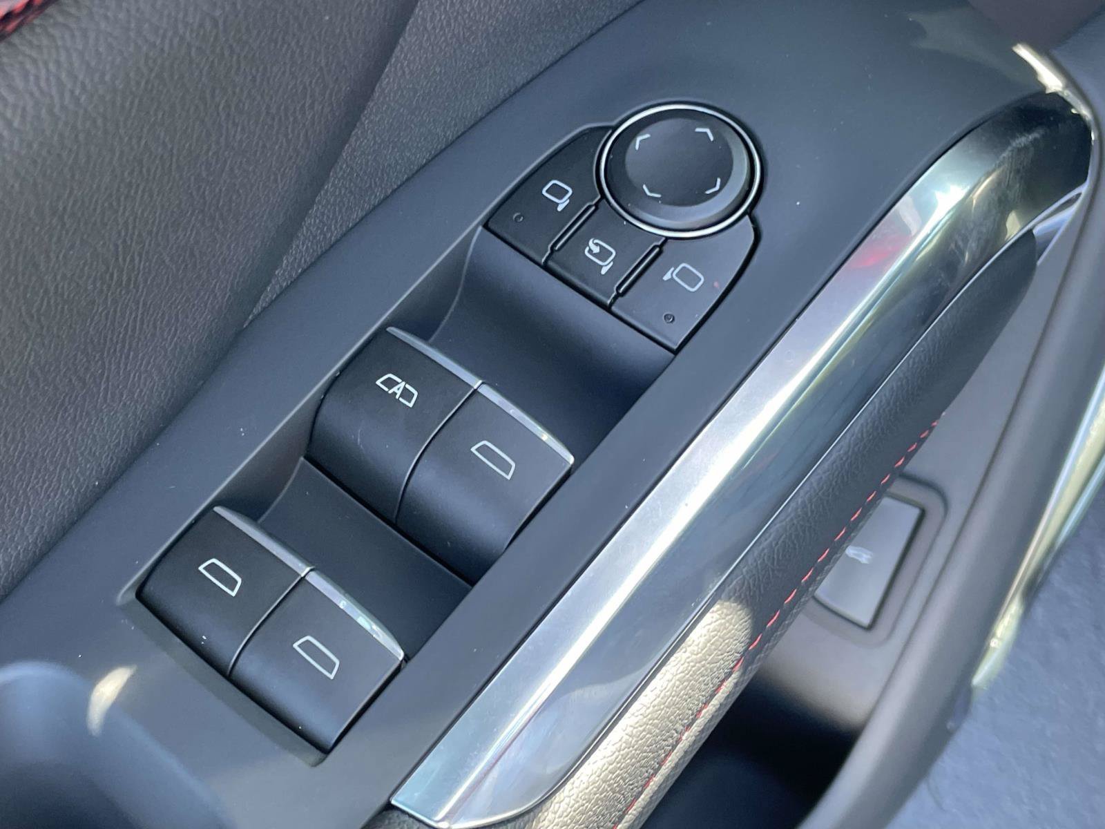 New 2026 Chevrolet Traverse RS FWD image 18