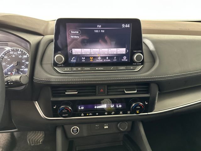 Used 2023 Nissan Rogue SV w/ SV Premium B Package image 21