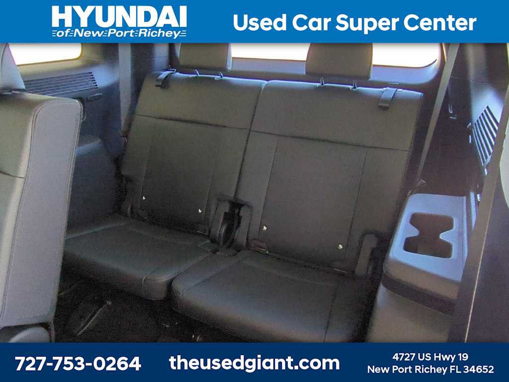 Used 2025 Hyundai Santa Fe SEL FWD image 15