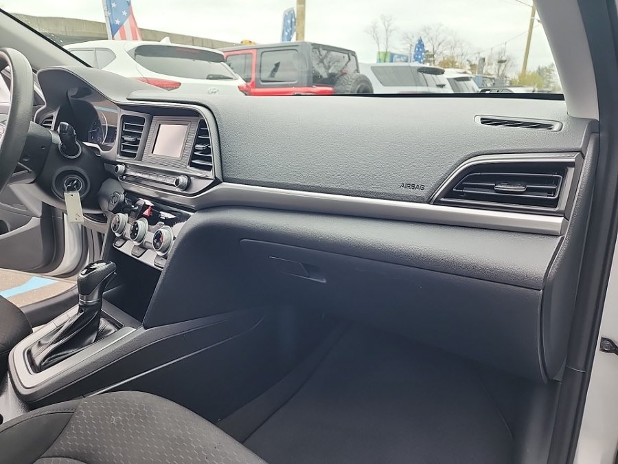 Used 2019 Hyundai Elantra SE w/ Cargo Package FWD image 40