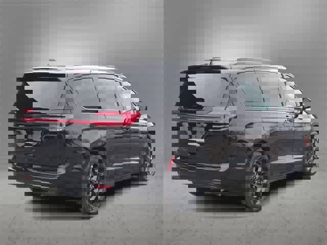 New 2026 Chrysler Pacifica Select w/ S Appearance Package image 8