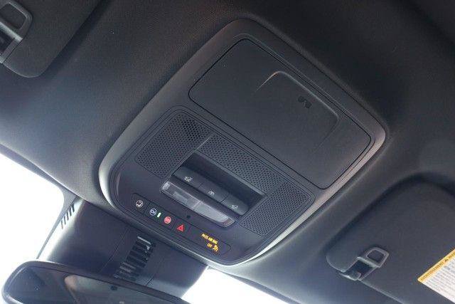 Used 2025 GMC Acadia AT4 AWD/4WD image 19