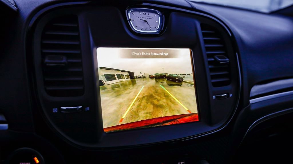 Used 2023 Chrysler 300 C image 25