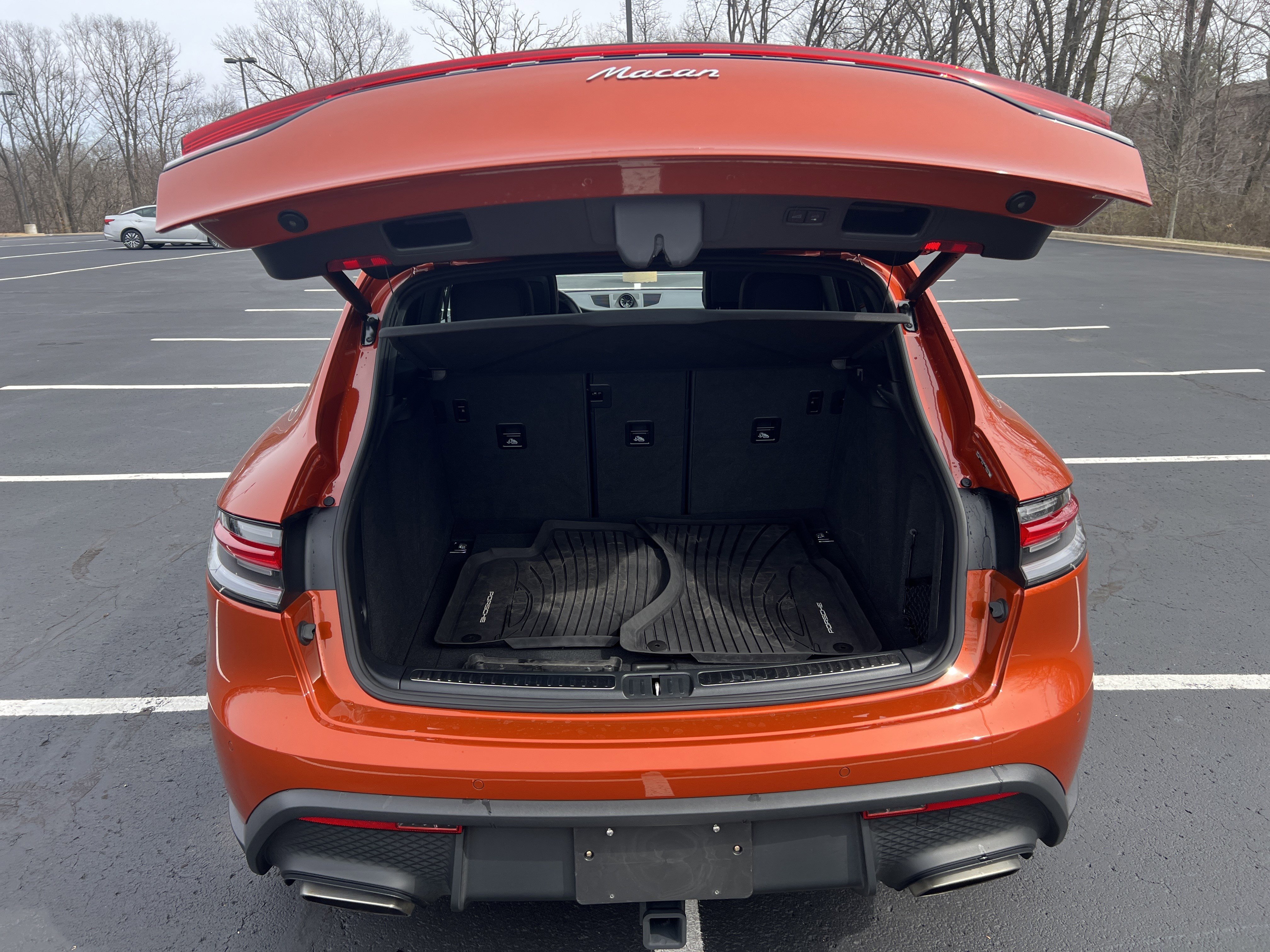 Used 2024 Porsche Macan image 30