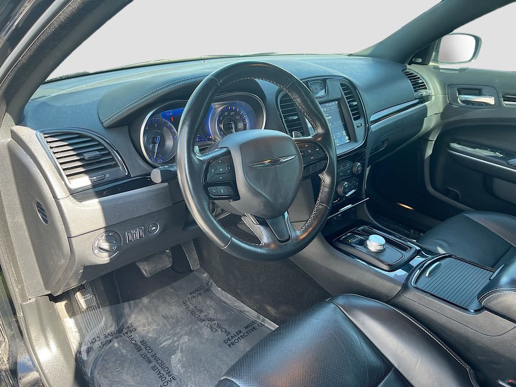 Used 2022 Chrysler 300 S w/ Comfort Group image 9