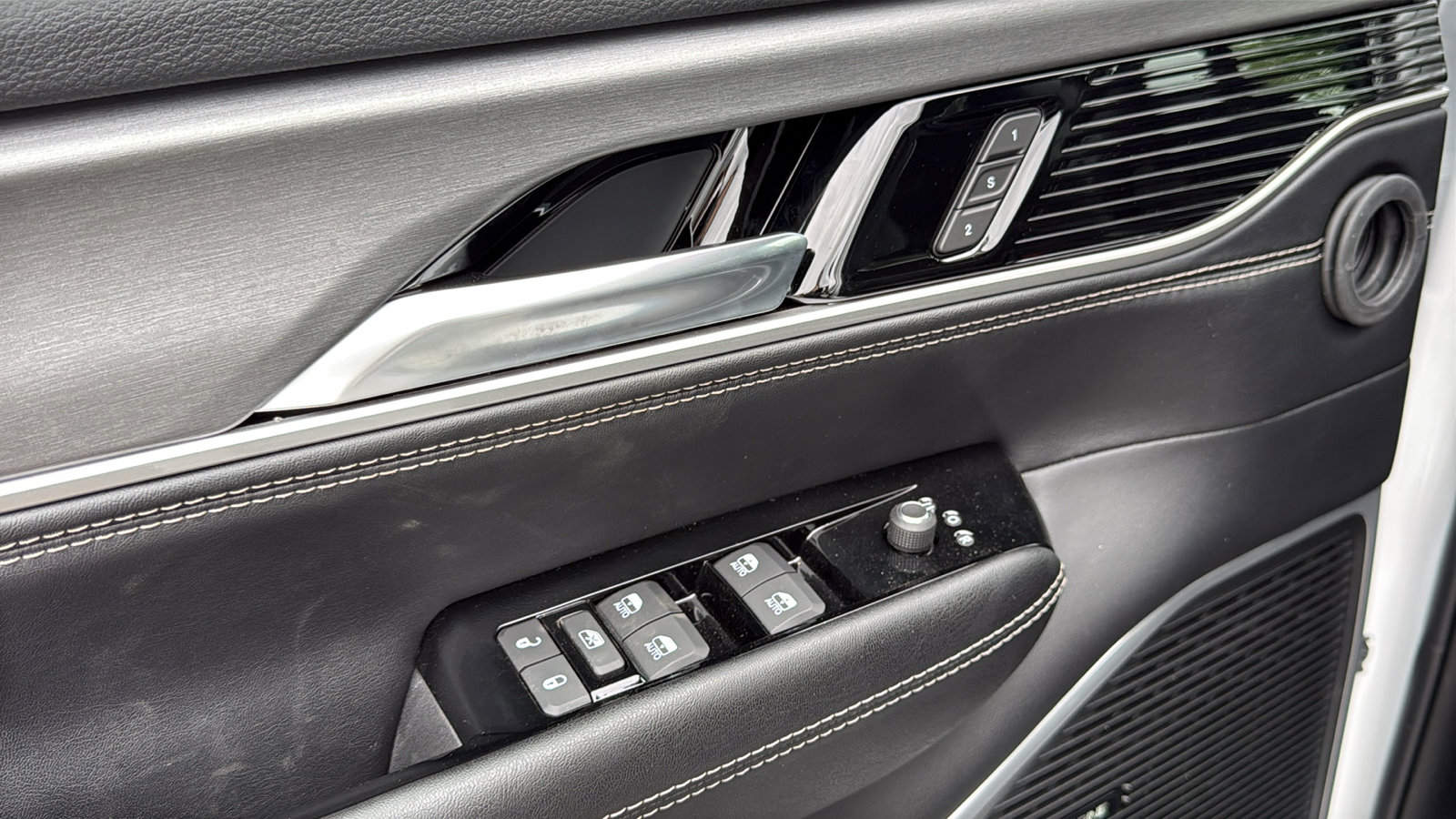 New 2026 Jeep Grand Wagoneer L 4WD image 12