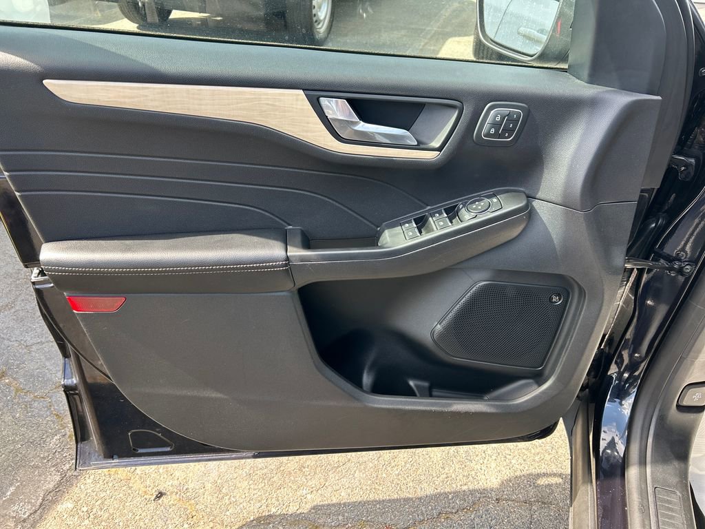 Used 2021 Ford Escape Titanium w/ Titanium Elite Package image 12