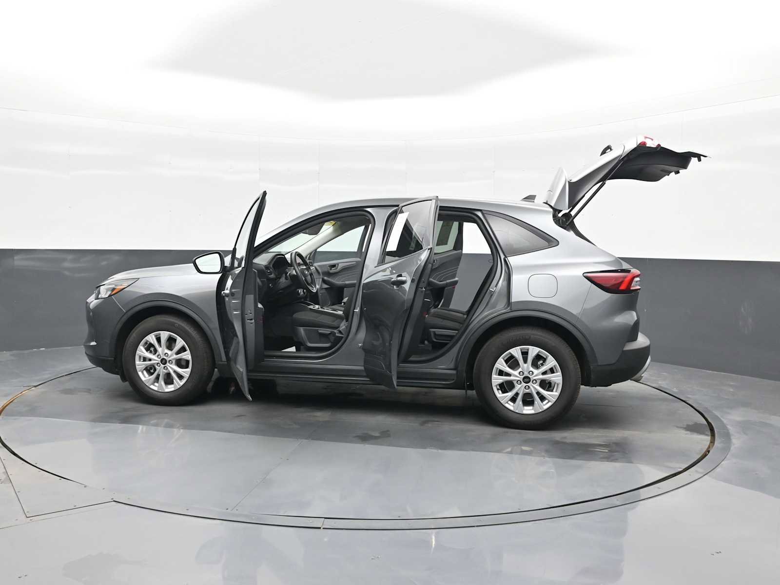 Used 2025 Ford Escape Active image 40