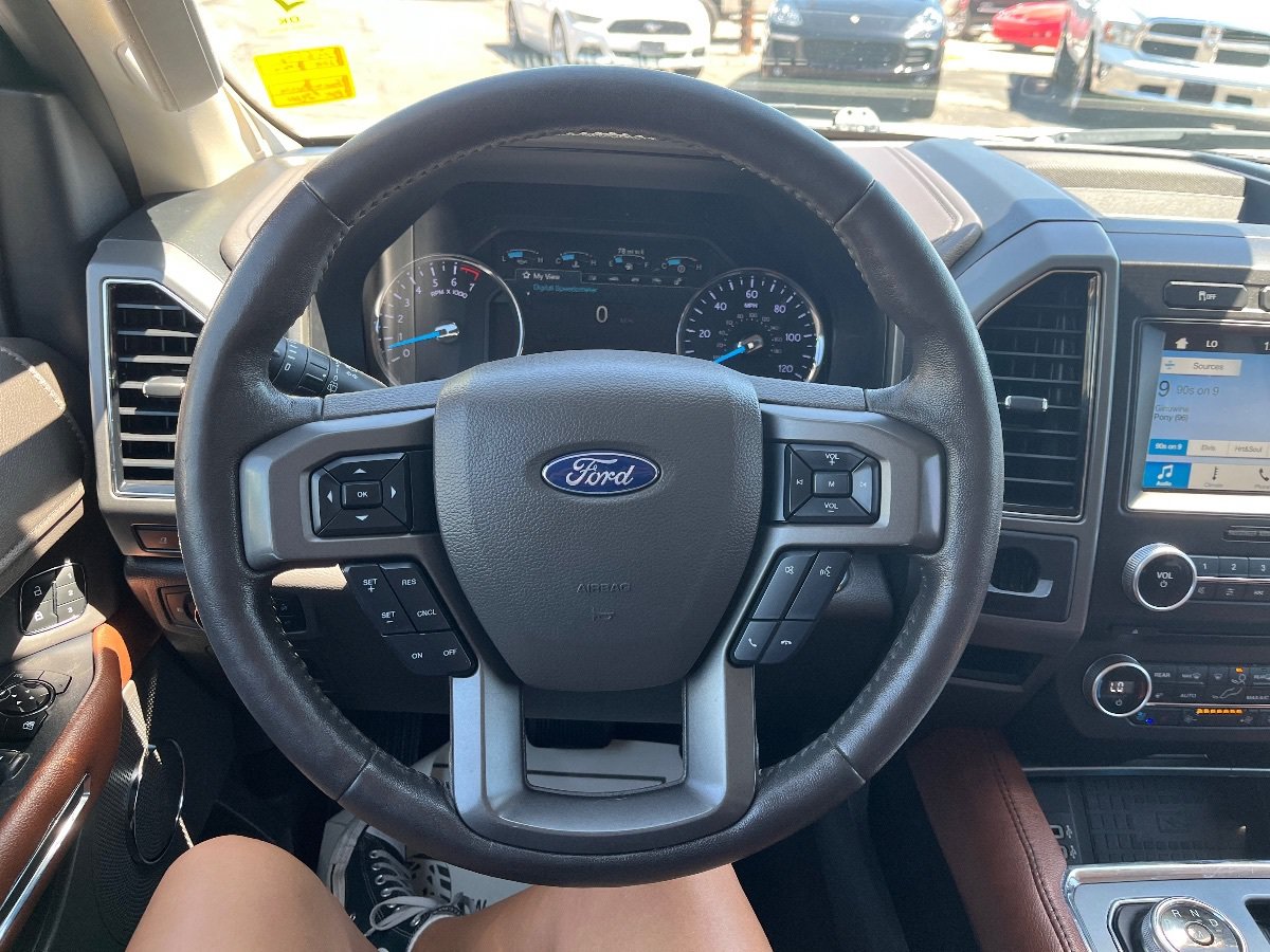 Used 2018 Ford Expedition XLT w/ Equipment Group 202A RWD image 17