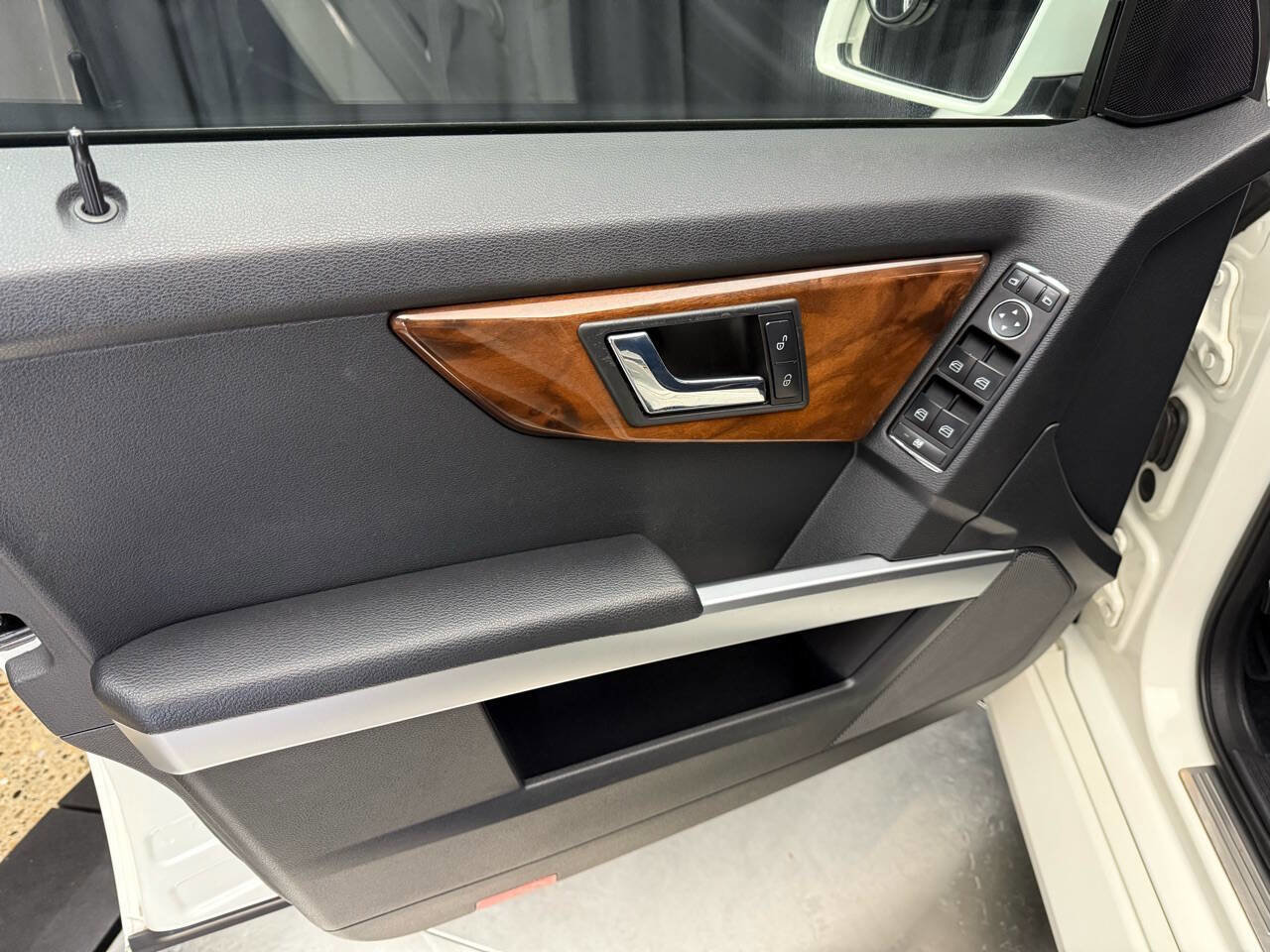 Used 2010 Mercedes-Benz GLK 350 4MATIC image 18