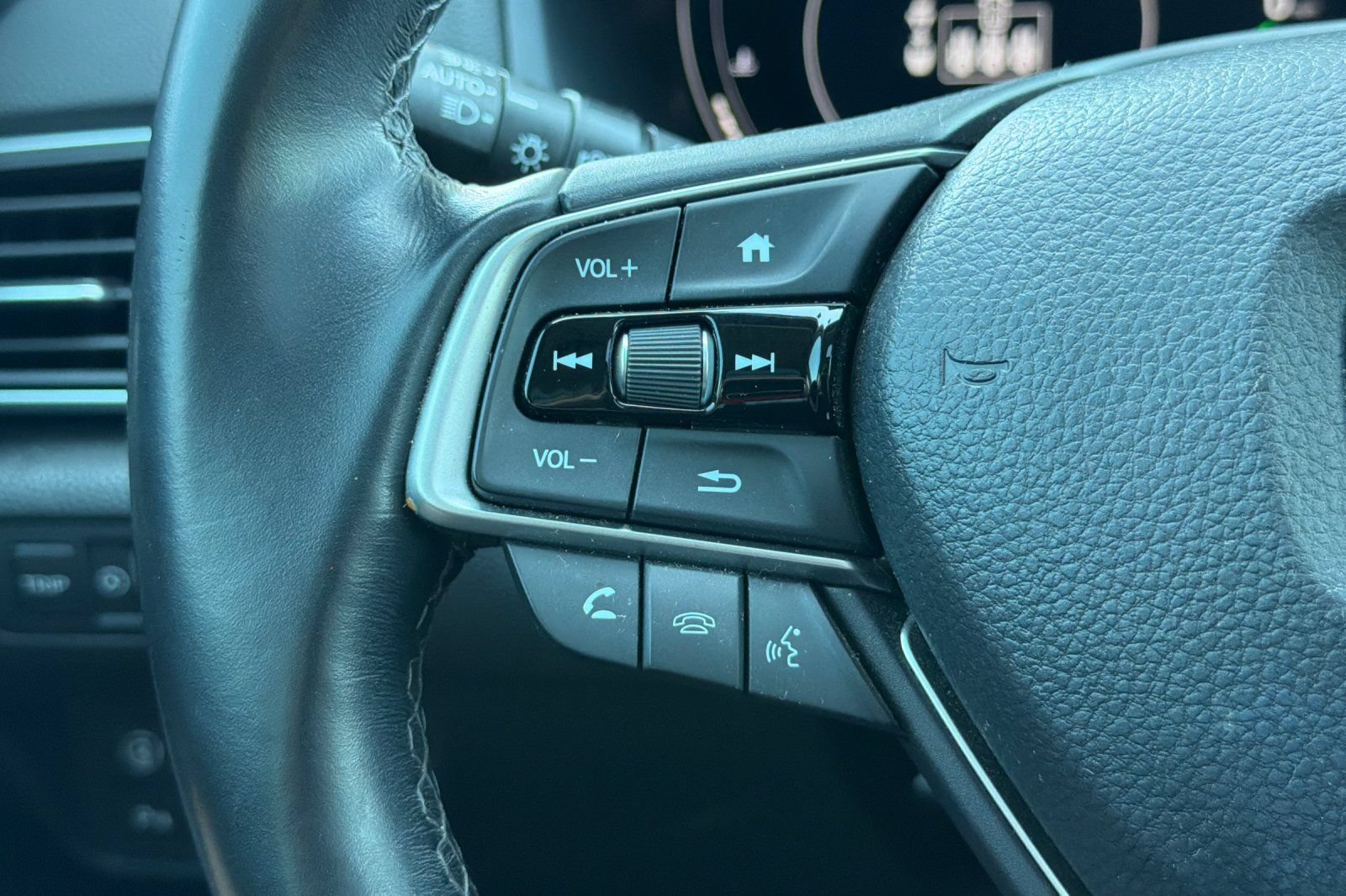 Used 2021 Honda Accord EX-L image 32