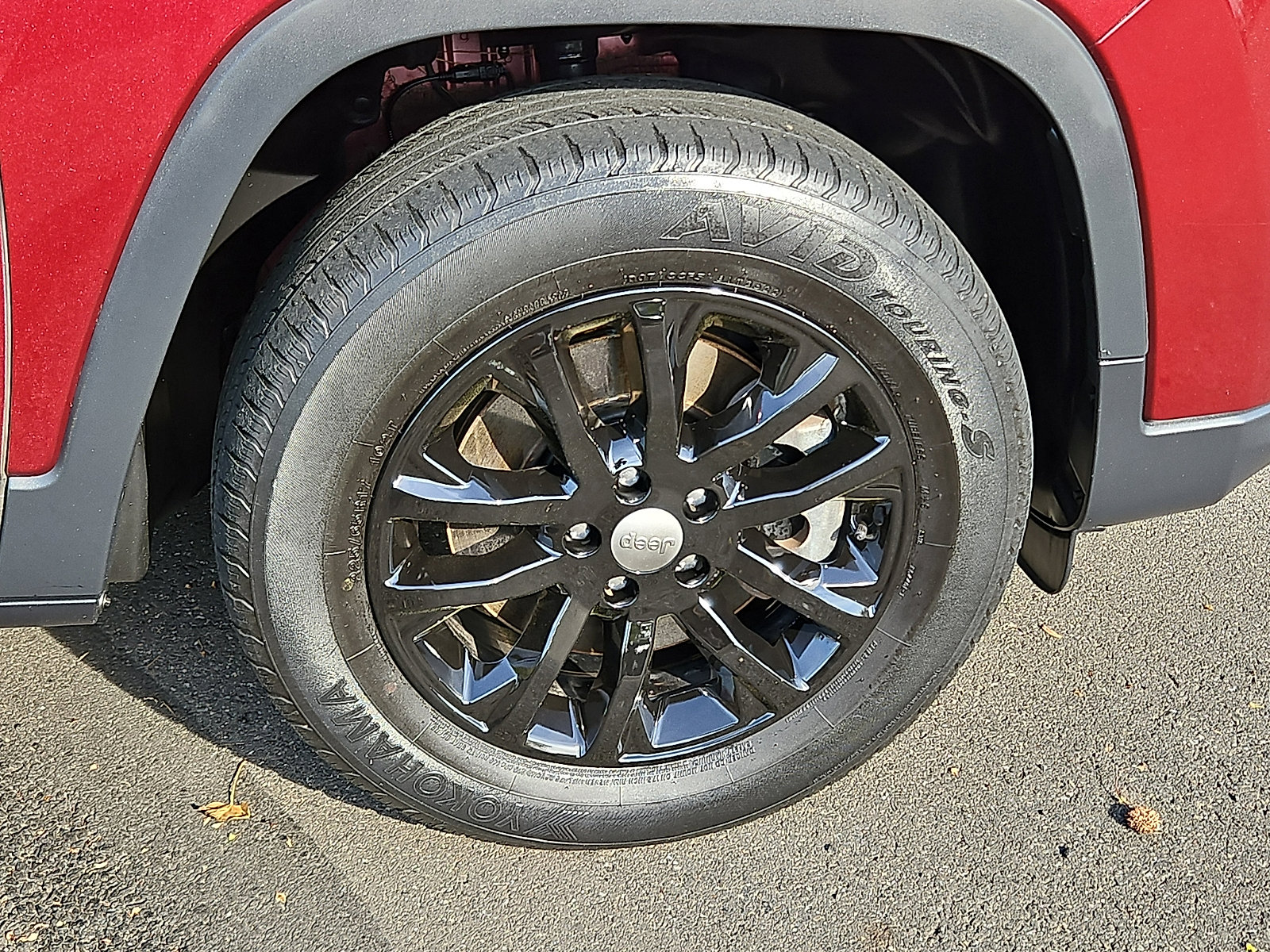 Used 2019 Jeep Cherokee Latitude Plus w/ Cold Weather Group image 8